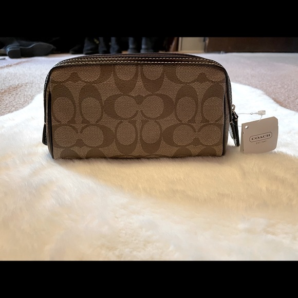 NWT Cosmetics Bag - Picture 1 of 3